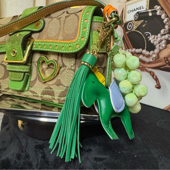 Beaded Grape Cluster Charm Keychain - Picture 7 of 8